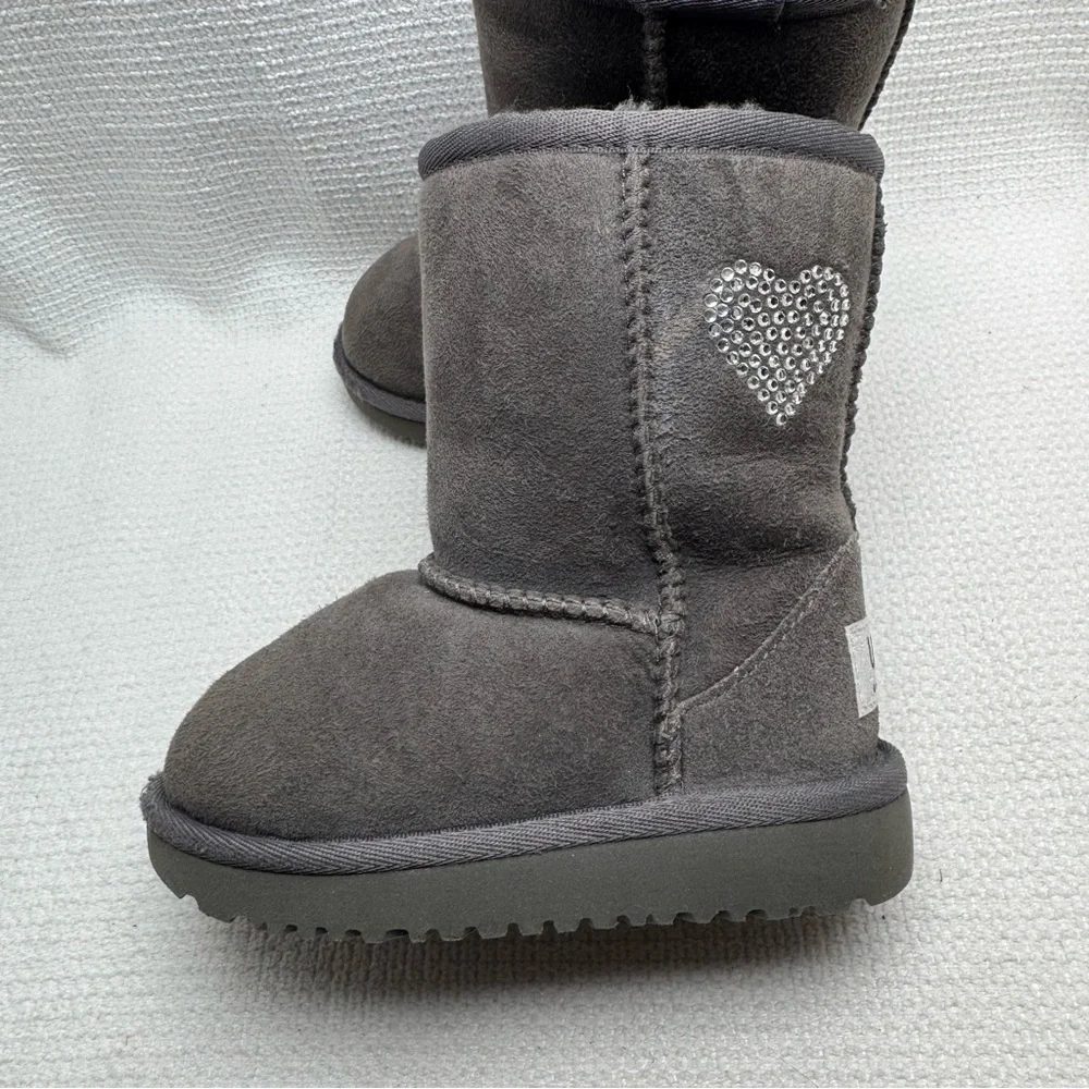 UGG Kids' Classic II Charcoal Suede Boots,Heart & S Detail, Infant sz 7